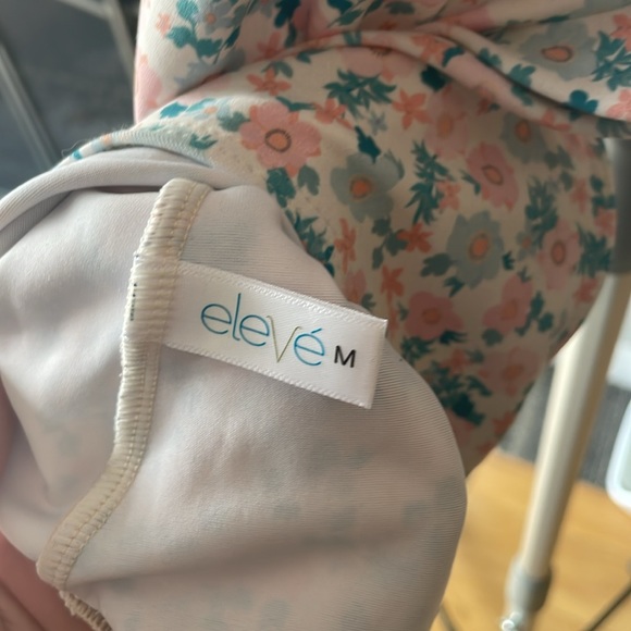 Eleve leotard size medium - Picture 3 of 3